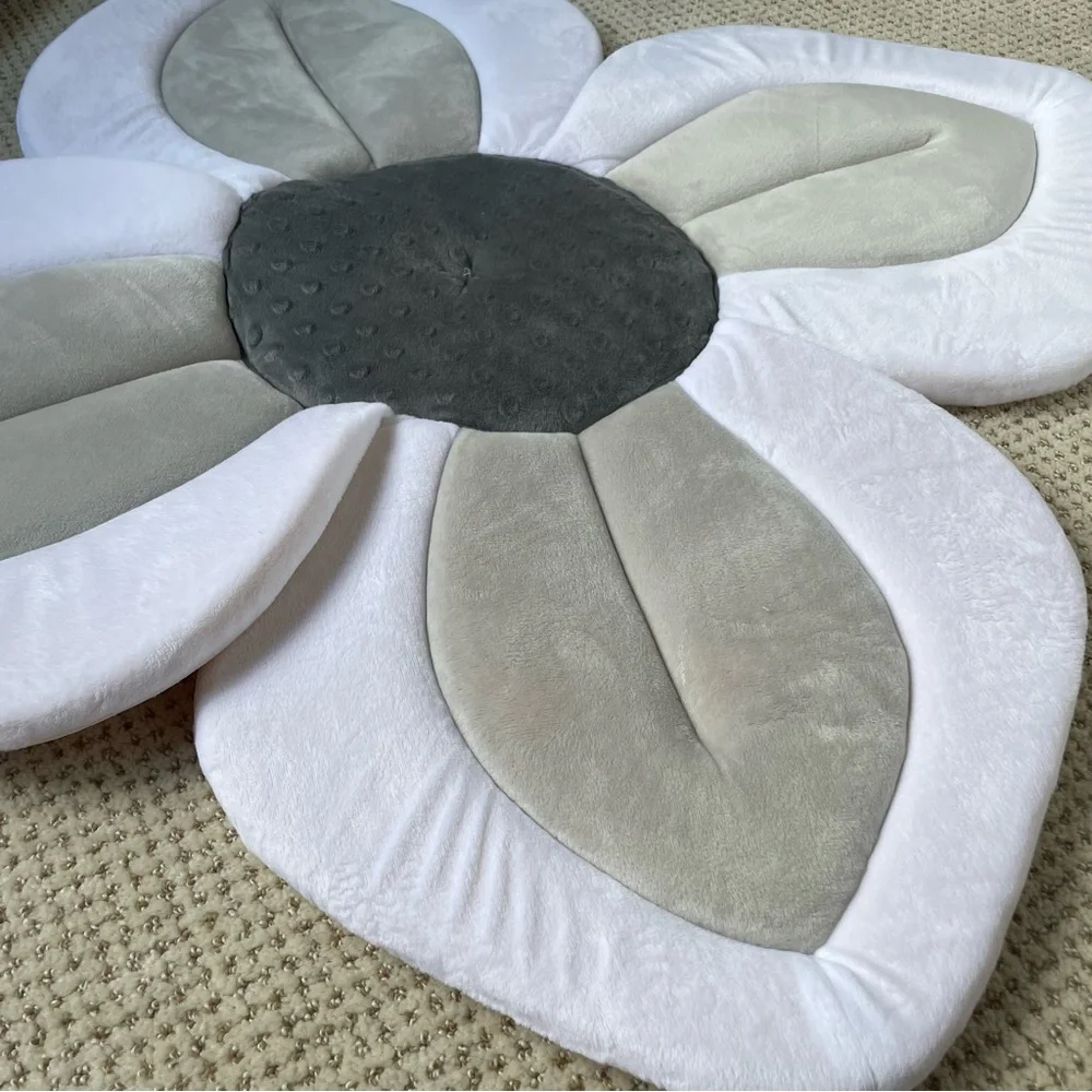 NWOT Blooming Baby Gray and White Floral Bath Cushion